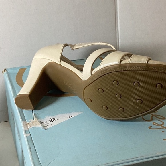 LifeStride Caramel Women's High Heels - Picture 7 of 9
